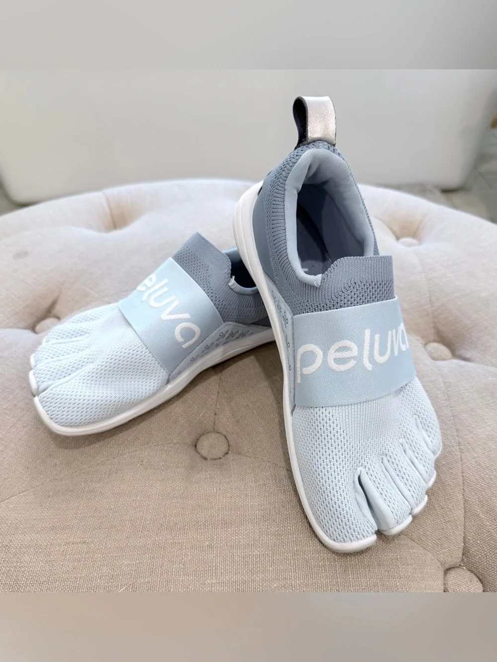 Peluva Running Shoes, NWOT